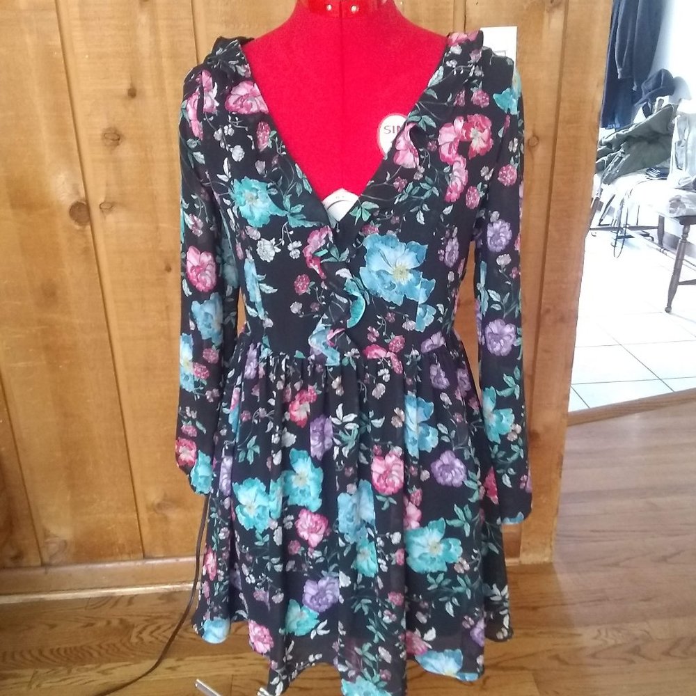 Flowy V neck Fit and Flare  Print Short Dress
